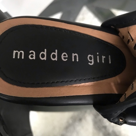 *SOLad*💜Madden Girl Black Peep Toe Bootie Wedges Sz 6 - Picture 6 of 7